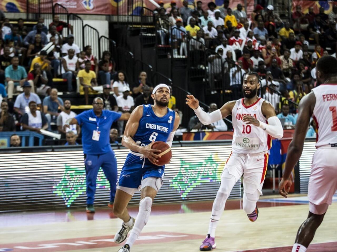 Imagem de capa da notíciaAngola busca meias frente a Cabo Verde