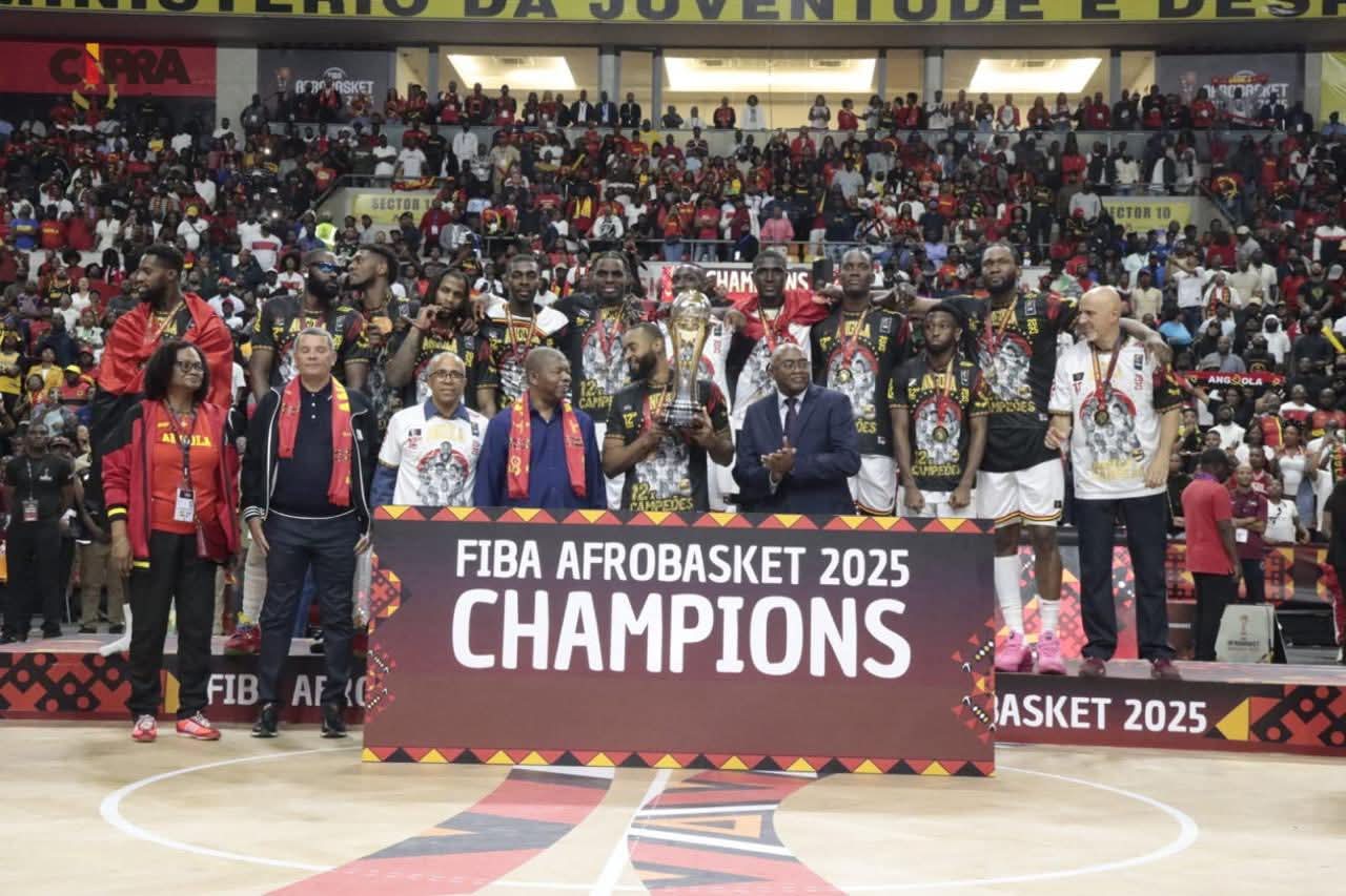 João Lourenço na festa de mais um título de Angola no Afrobasket 2025