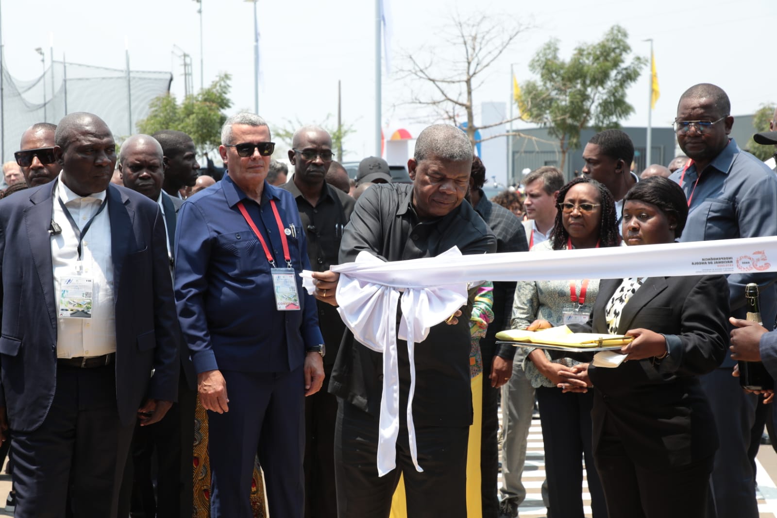Imagem de capa da notíciaPresidente João Lourenço inaugura Complexo Desportivo Paralímpico José Sayovo no Bengo 