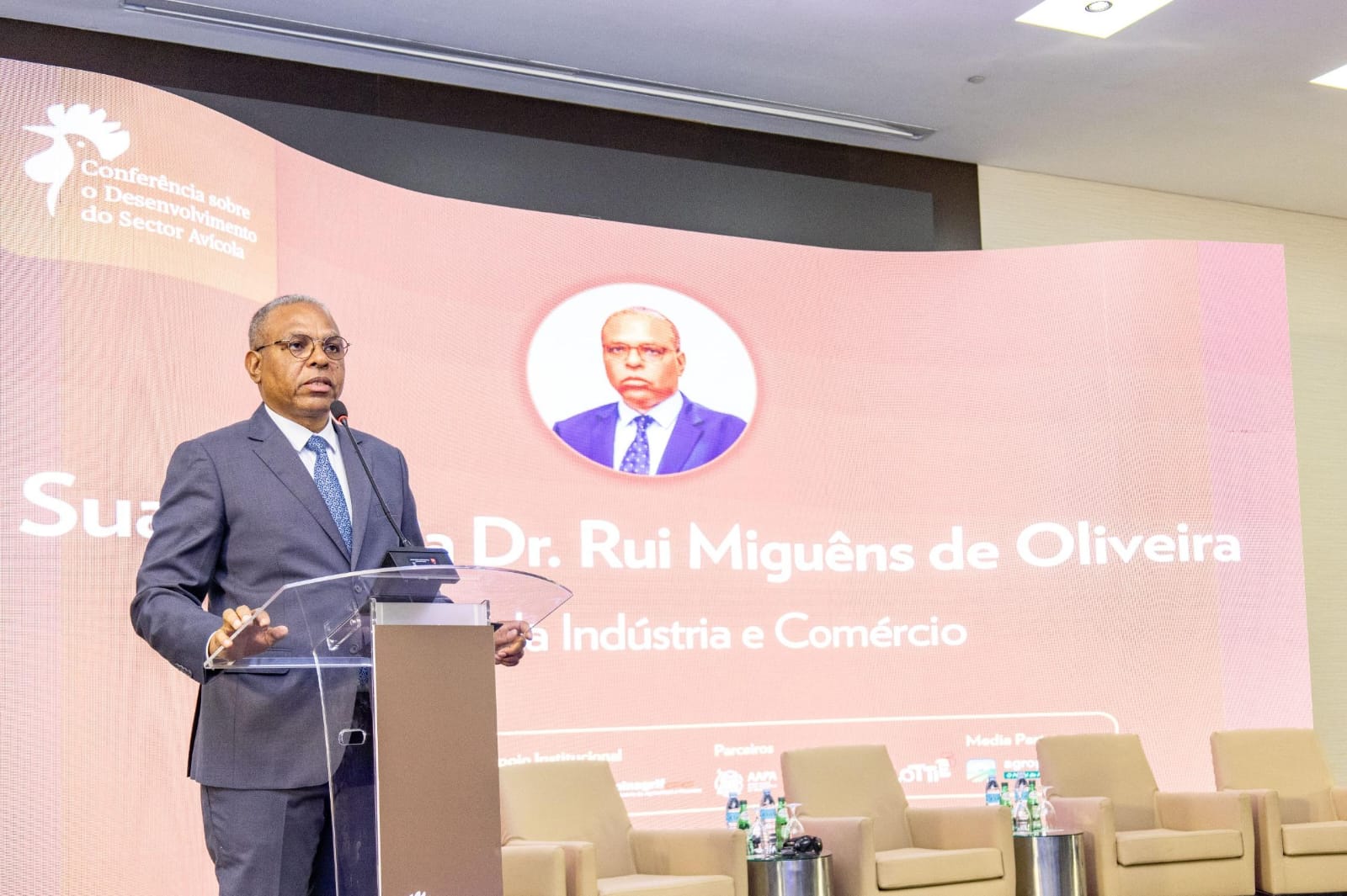 Angola: Produção de carne avícola aumenta 128% entre 2019 e 2025